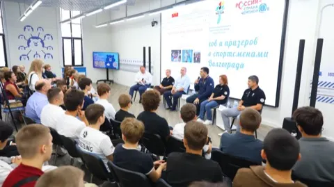 На экране — сайт Российского союза спортсменов