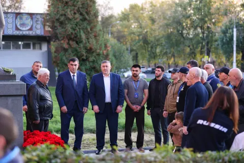 Участники памятной церемонии