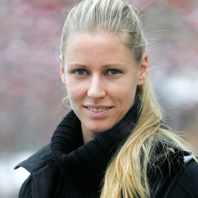 Елена Дементьева