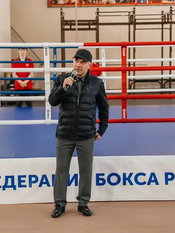Выступление почётного гостя на ринге